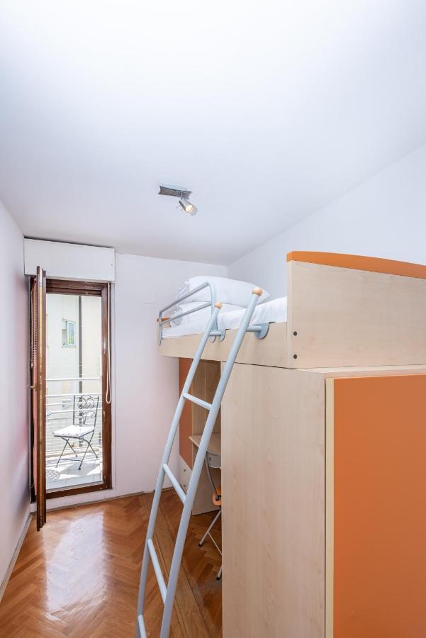 B&A - Center Of Split Apartment Exterior photo